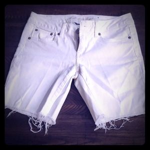 American Eagle white shorts
